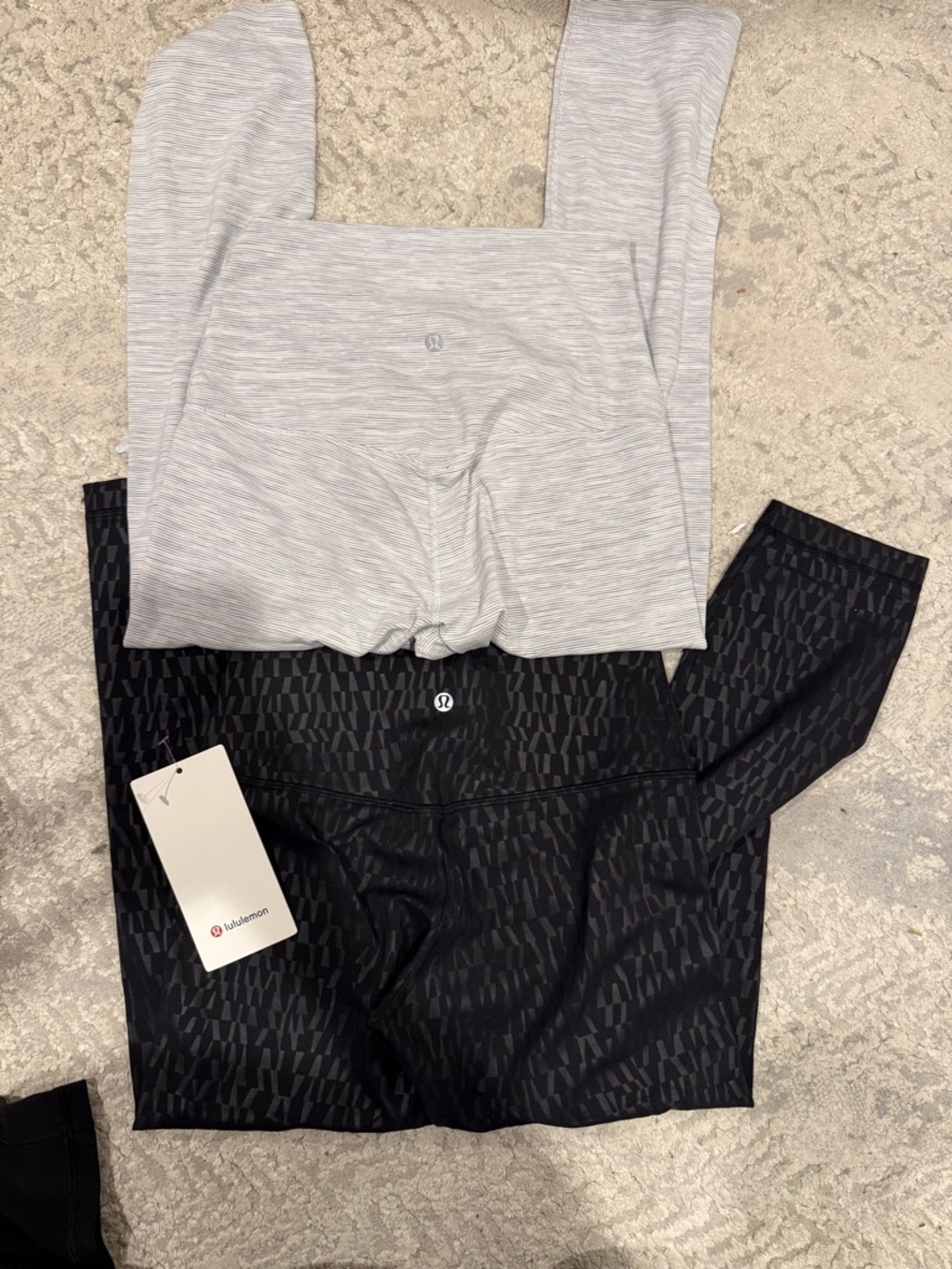 Lululemon High-Rise Leggings Set in Light Gray & Black